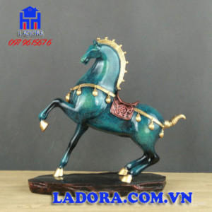 Tượng ngựa phong thủy tại ladora shop bán đồ decor trang trí