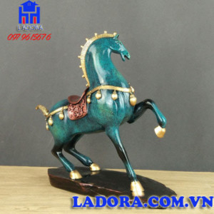 tượng con ngựa đẹp và chất lượng tại ladora shop