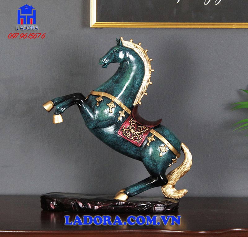 tượng ngựa biểu trưng cho trí tuệ, sự can đảm, bền bỉ và thành công