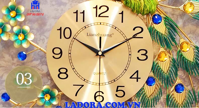 mặt kim đồng hồ chạy cực kỳ chuẩn xác và sang trọng