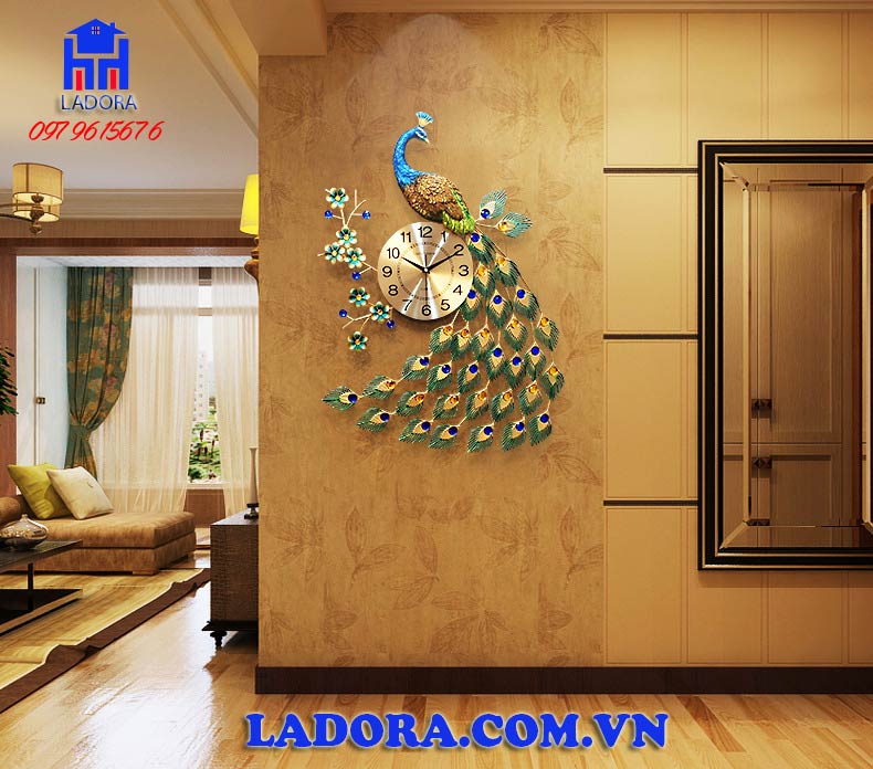 đồng hồ treo tường chim công có ý nghĩa của tài lộc, điều hòa cân bằng âm dương