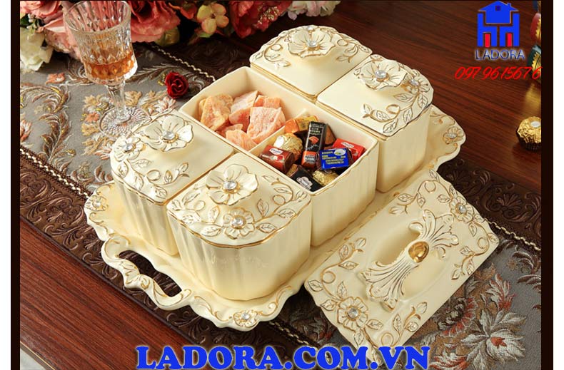 quà tặng thiết thực với khay đựng mứt tết tại ladora