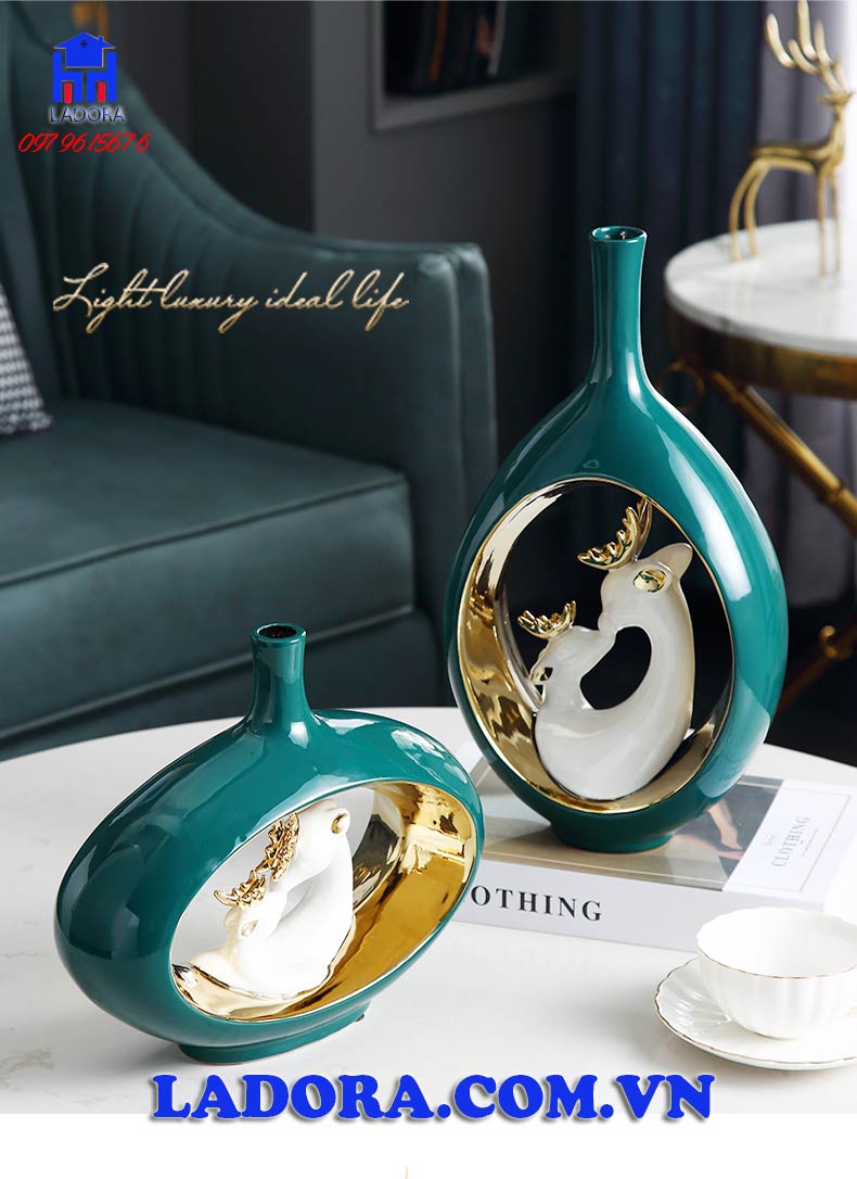 cặp lọ hoa trang trí với những đường nét bo tròn thanh lịch và tươi đẹp