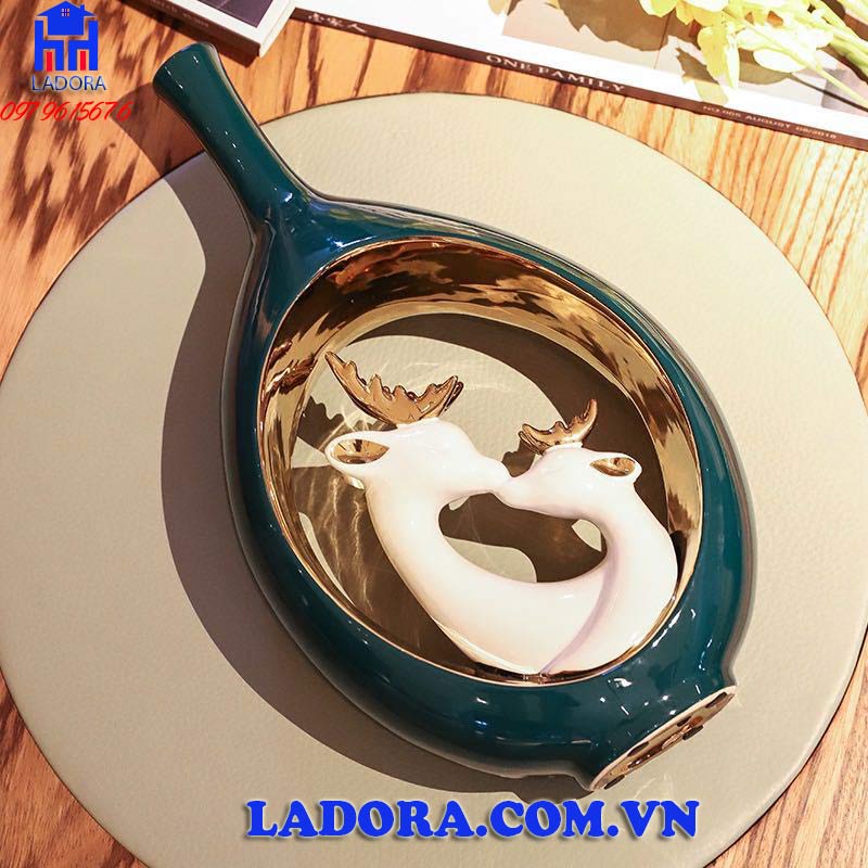 hươu tượng trưng cho sức khỏe, sự trường thọ và sung túc