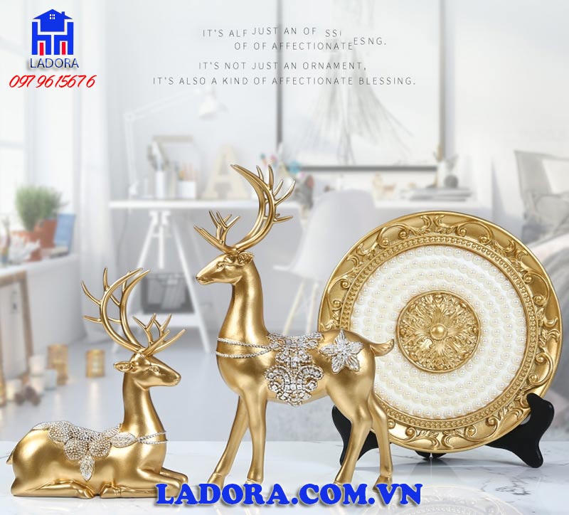 Trang trí tượng hươu tại văn phòng làm việc với ý nghĩa tốt đẹp