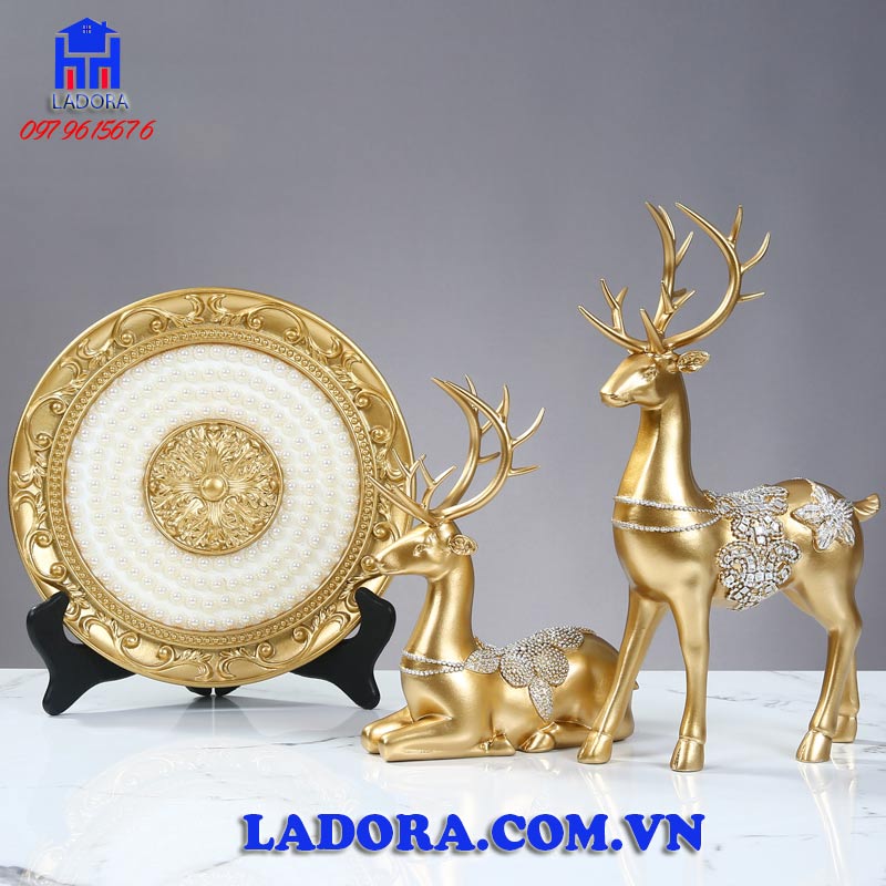 tượng hươu trang trí tại ladora mang vẻ đẹp rất thanh lịch và trang nhã