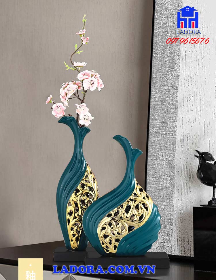 cặp bình trang trí phòng khách rất ấn tượng và nổi bật