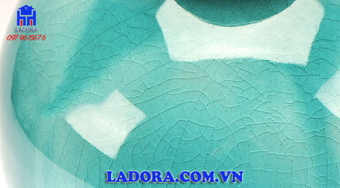 lớp men rạn cao cấp trên bộ lọ hoa