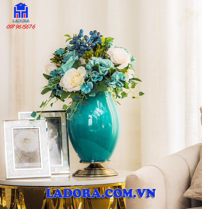 bộ lọ hoa với phong cách tân cổ điển tinh tế