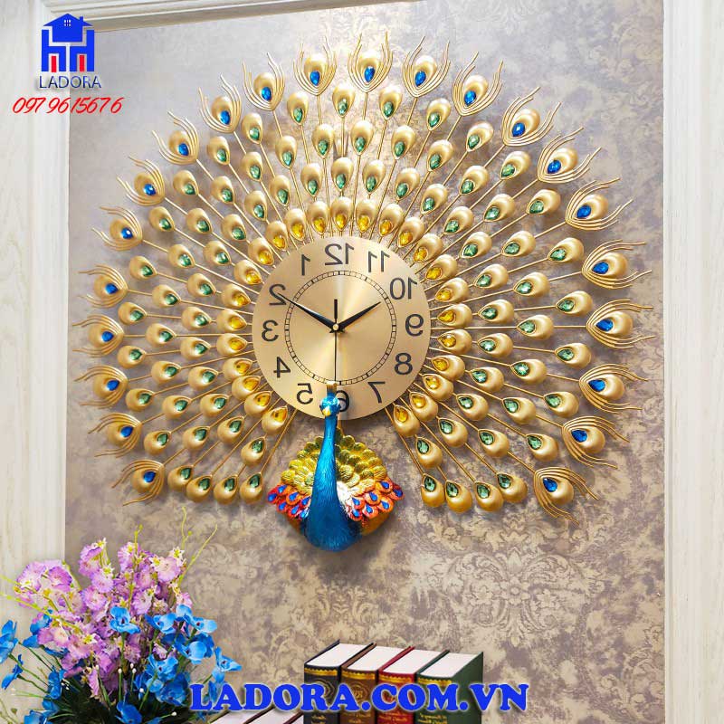 đồng hồ treo tường trang trí đem lại sự độc đáo và ấn tượng cho không gian trang trí