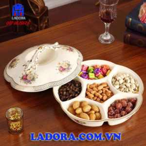 khay đựng bánh kẹo ngày tết đẹp và thanh lịch