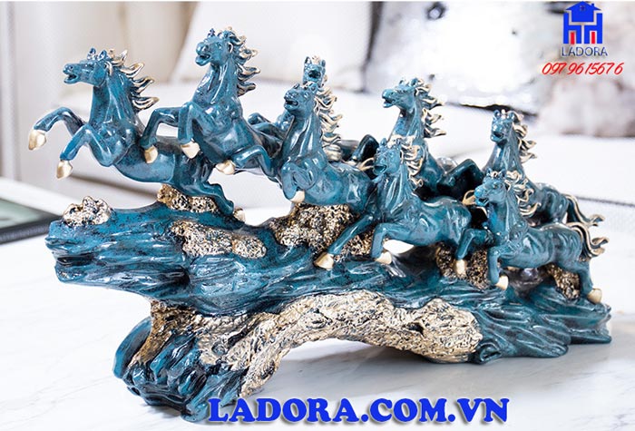 tượng ngựa phong thủy bát mã đem lại nguồn sinh khí và năng lượng dồi dào