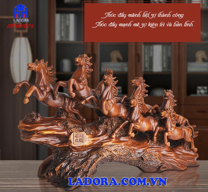 tượng ngựa phong thủy bát mã thể hiện sự đoàn kết, nghị lực và thành công