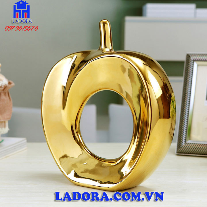 decor trang trí quả táo được làm từ gốm sứ mạ crom