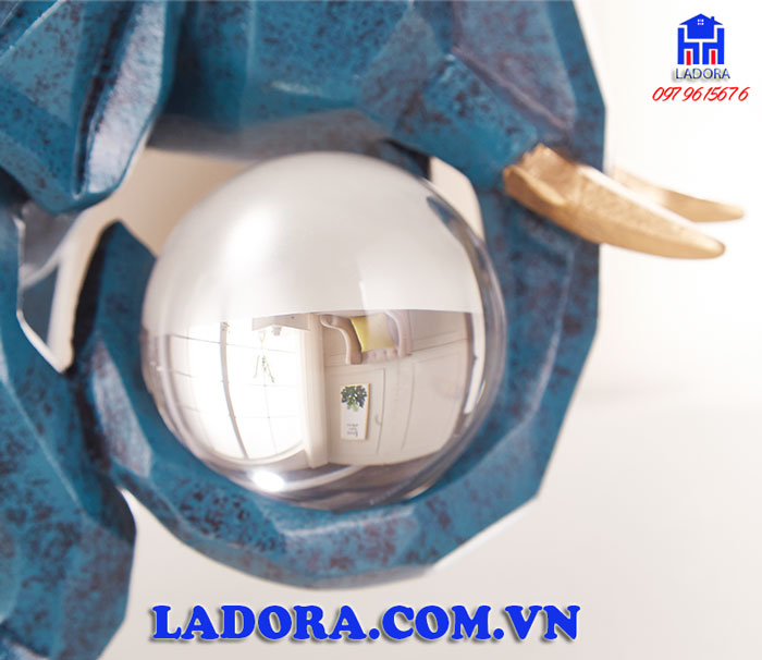 Những đường nét sống động và chân thực trên bộ tượng gia đình voi hạnh phúc tại Ladora shop.