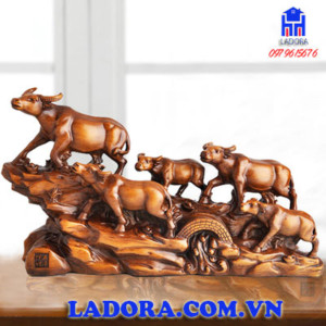 tượng đàn trâu lên núi tại shop đồ trang trí ladora