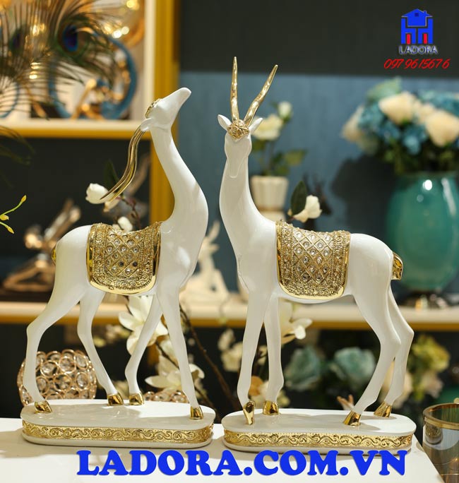 quà tặng sếp quà mừng tân gia với decor trang tri tượng dê