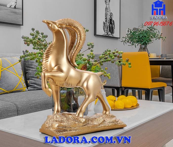 đồ decor tượng dê với vẻ đẹp sống động và sắc nét