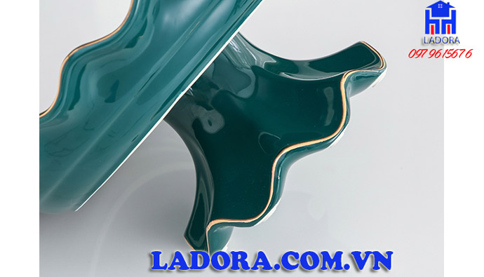 đĩa đựng trái cây với kiểu dáng hết sức tinh tế