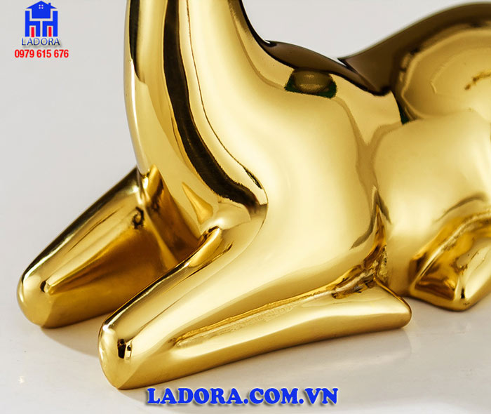 hình ảnh chi tiết tượng hươu trang trí nội thất