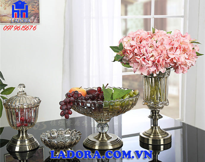 lọ hoa thủy tinh trang trí tại ladora shop decor
