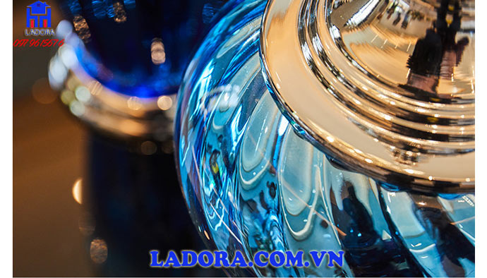lọ hoa với chất liệu thủy tinh cao cấp