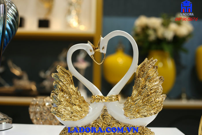 tượng đôi chim thiên nga đẹp và ý nghĩa cho người phụ nữ
