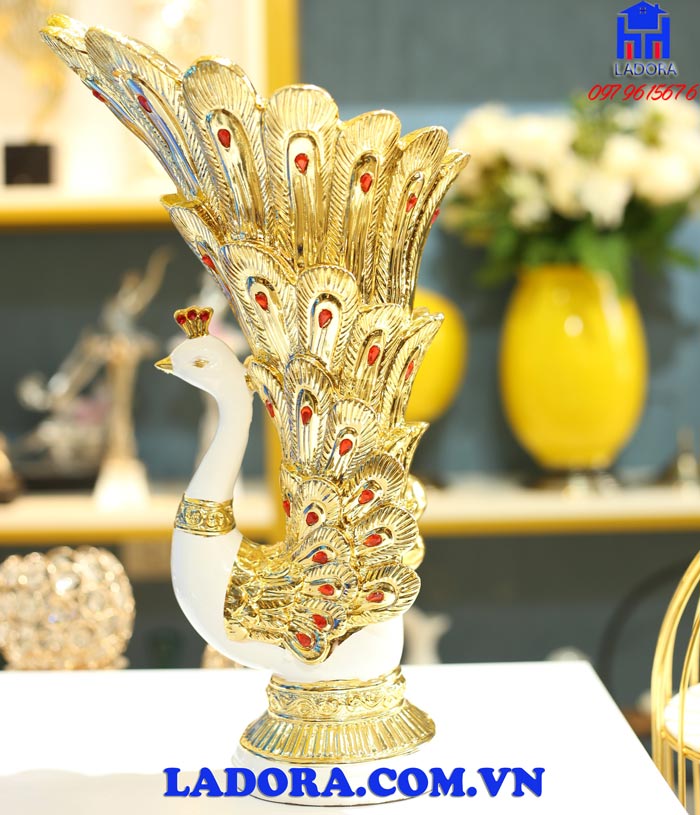 bình hoa con chim công làm quà tặng sếp quà tặng mừng tân gia độc đáo