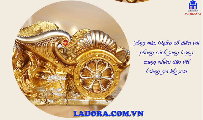 màu sắc tân cổ điển trên chiếc giá đựng rượu