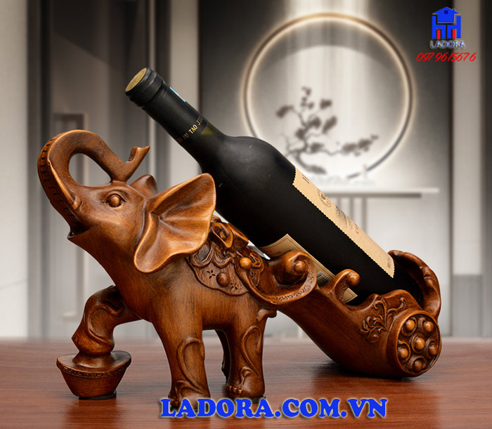giá đựng rượu con voi mang nhiều ý nghĩa tốt đẹp