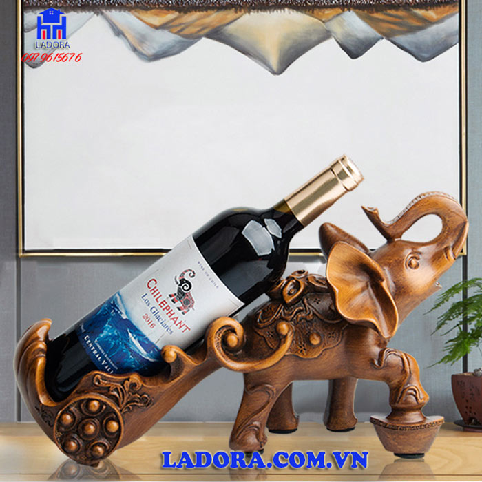 kệ đựng rượu vang voi tài lộc trang trí tủ rượu