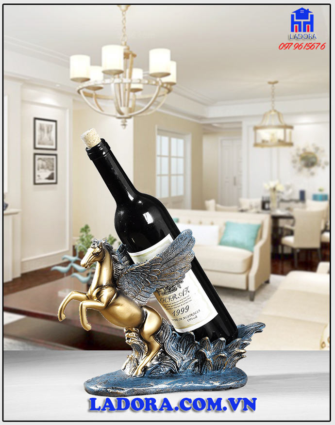 kệ rượu vang trang trí trong phòng khách hoặc phòng làm việc