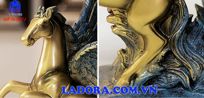 đường nét tinh xảo trên kệ đựng rượu ngựa có cánh