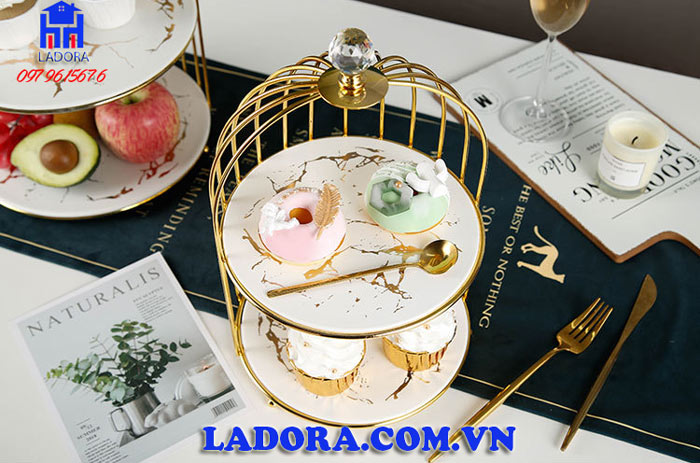 mời bạn cùng ladora ngắm nhìn chiếc kệ hình lồng chim xinh đẹp