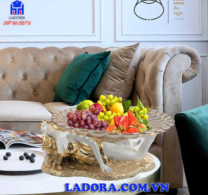 khay đựng hoa quả đem lại không gian sang trọng và ấn tượng