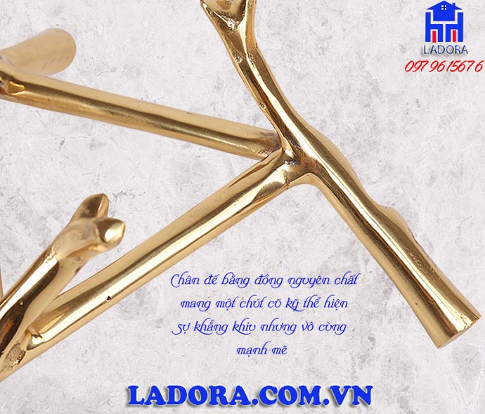 chân đế của quả cầu thủy tinh trang trí
