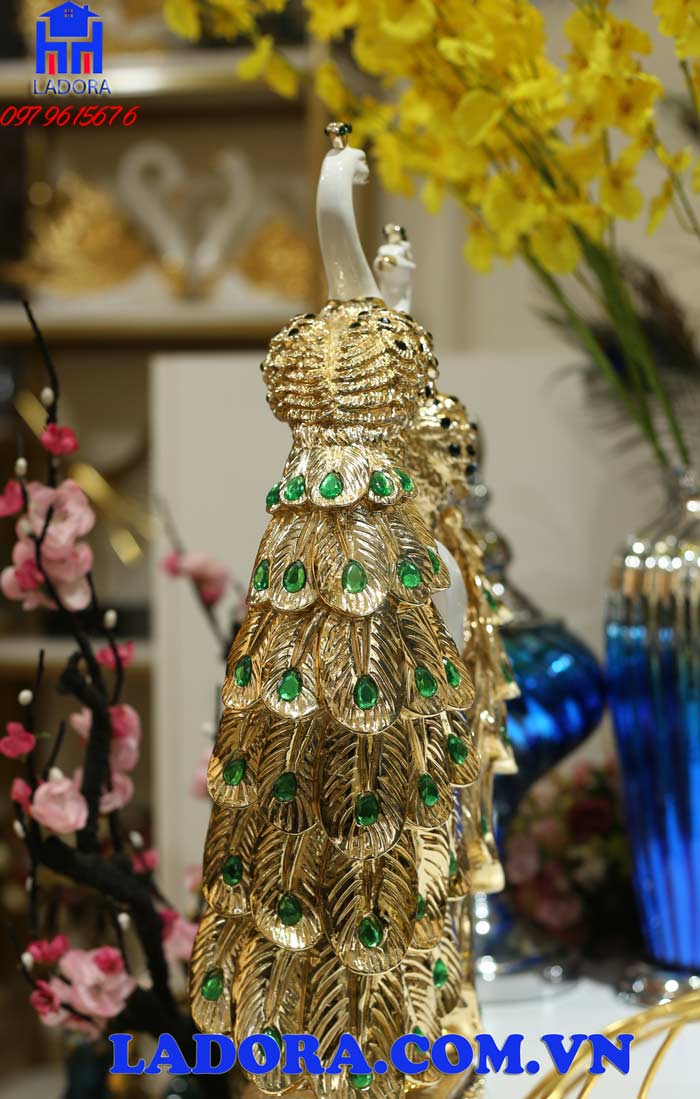 ý nghĩa tượng chim công trong các nền văn hóa