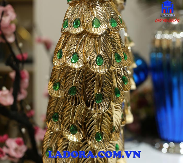 hình ảnh chi tiết decor chim công tại ladora