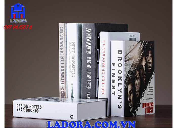 vỏ sách trang trí làm đẹp thêm cho không gian sống