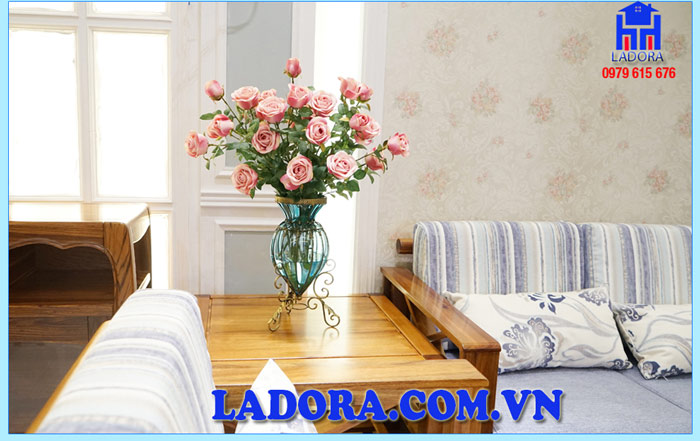 bình thủy tinh cắm hoa đẹp trang trí phòng khách