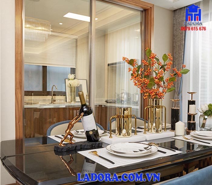 Giá để rượu vang trang trí phòng khách ấn tượng