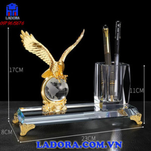 hộp bút để bàn chim đại bàng độc đáo