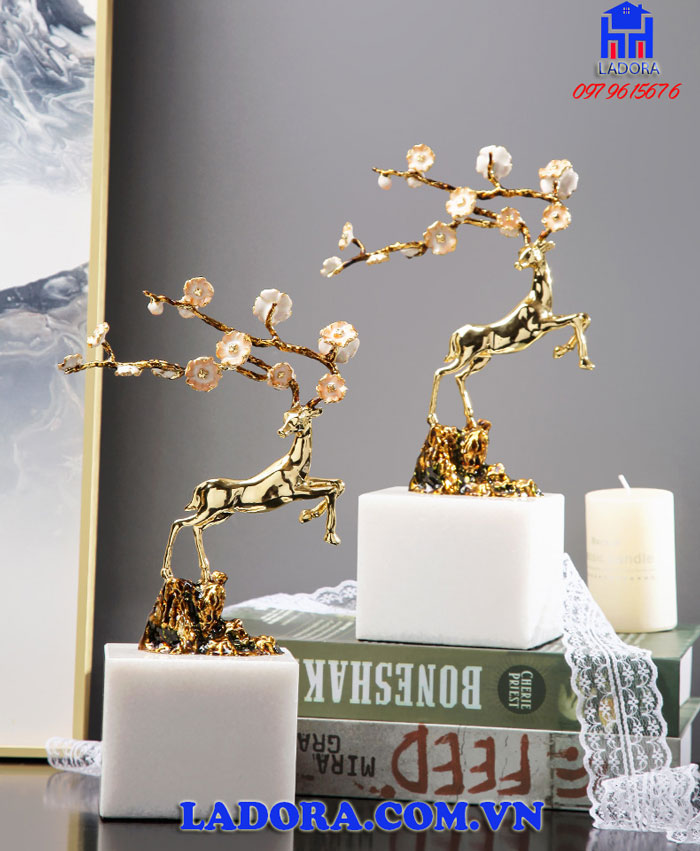 tượng hươu decor trang trí trong phòng khách