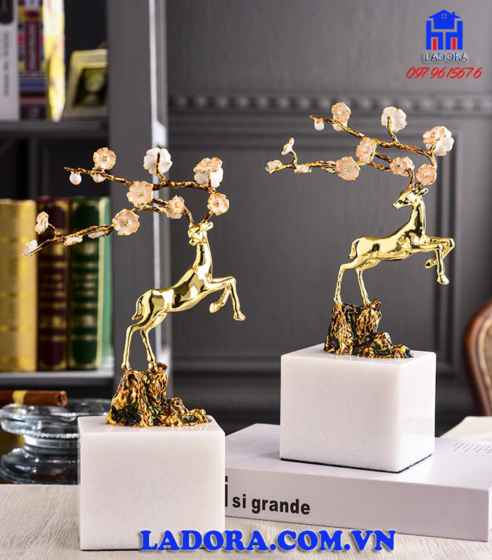 tượng decor hươu vàng trang trí đẹp và sang trọng tại ladora 