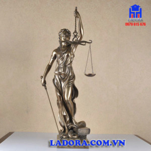 tượng nữ thần công lý tại ladora shop