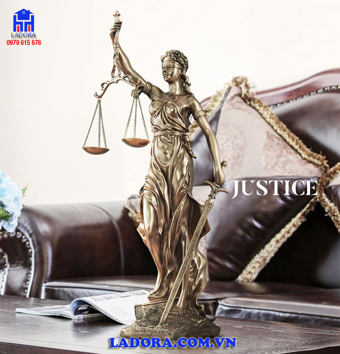 tượng nữ thần công lý biểu trưng cho sự công bằng và chính trực