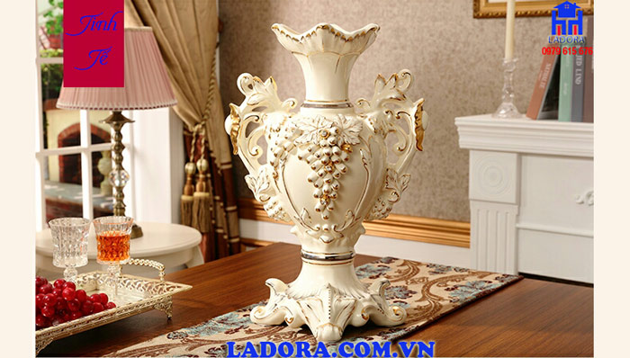 hoa văn vẽ vàng ý nghĩa trên chiếc bình gốm