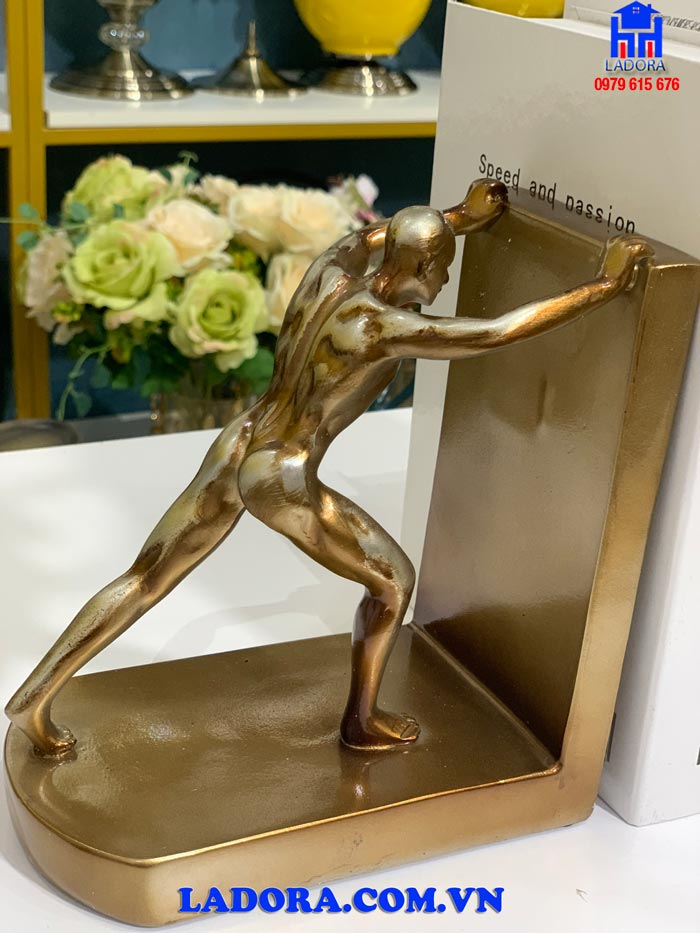 hình ảnh chi tiết của decor chặn sách lực sỹ