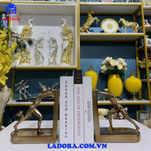 kệ chặn sách decor trang trí lực sỹ tại Ladora shop