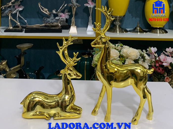 tượng hươu vàng trang trí sang trọng và thanh lịch tại shop ladora